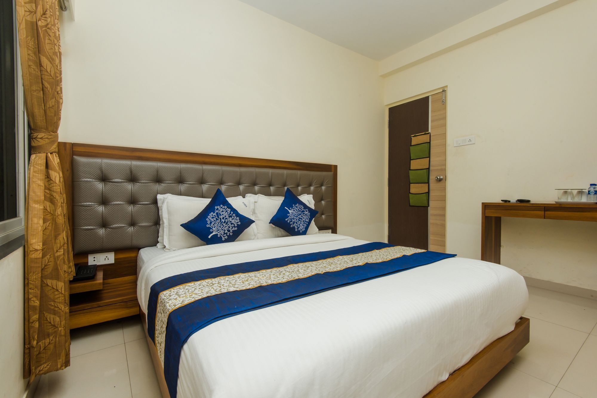 Oyo 11441 Hotel Blue Bells Residency Bombay Extérieur photo